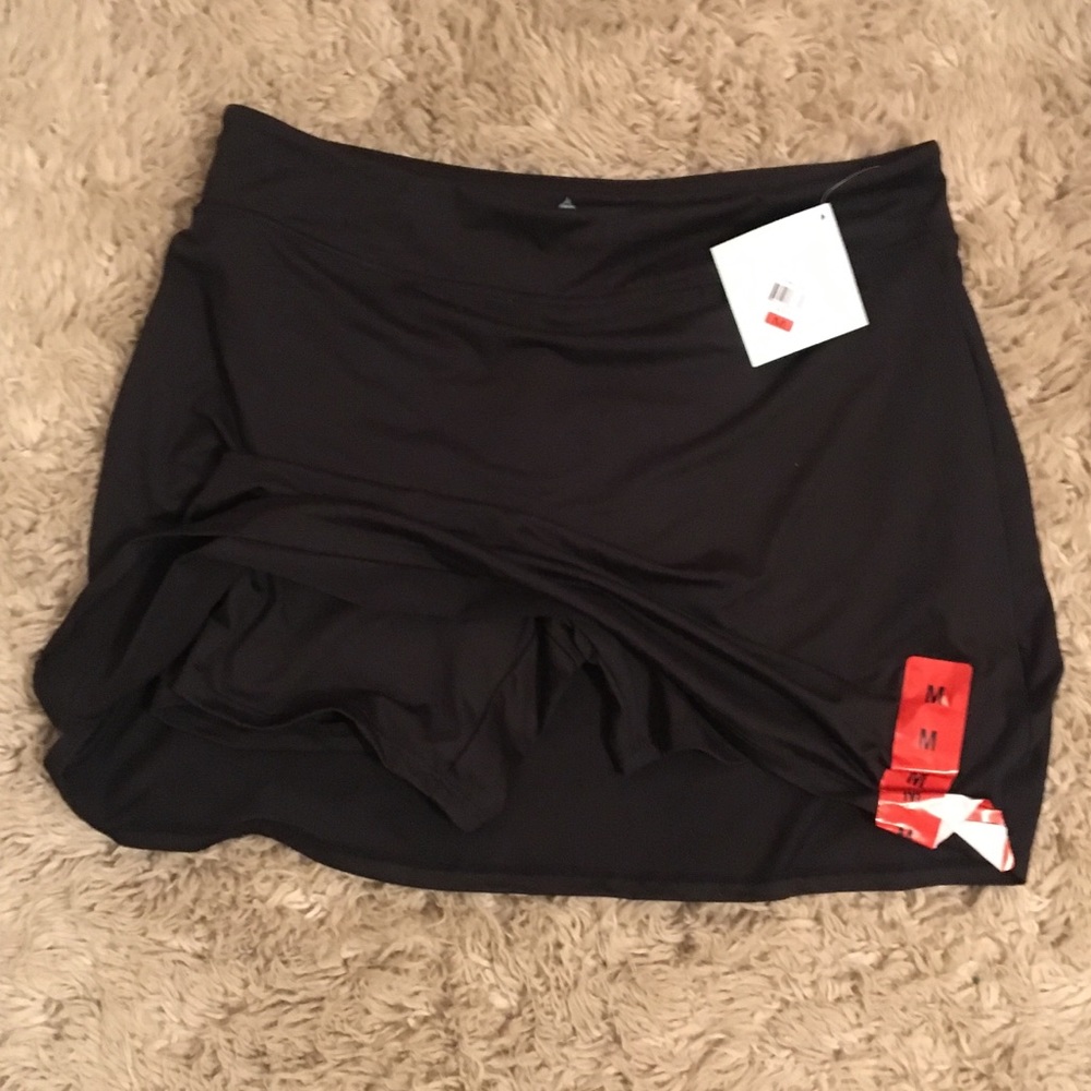 NWT Tranquility Black Skort Sz M